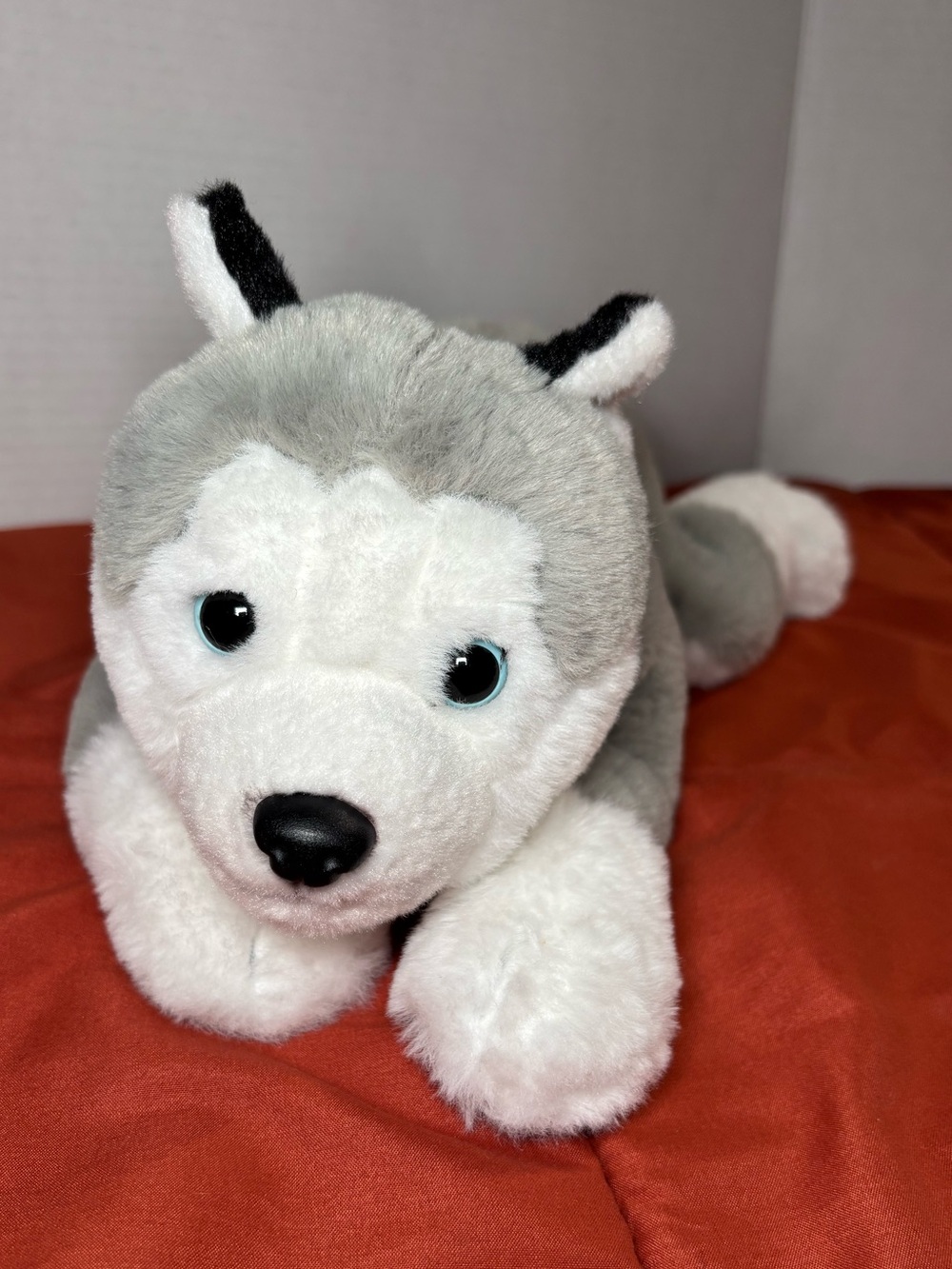 FAO Schwarz Adopt-A-Pets gray and white 22” husky plush toy from 2020 Good Condi